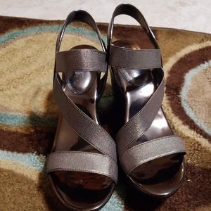 NWOT Style Charles wedges. Metallic silver. 10